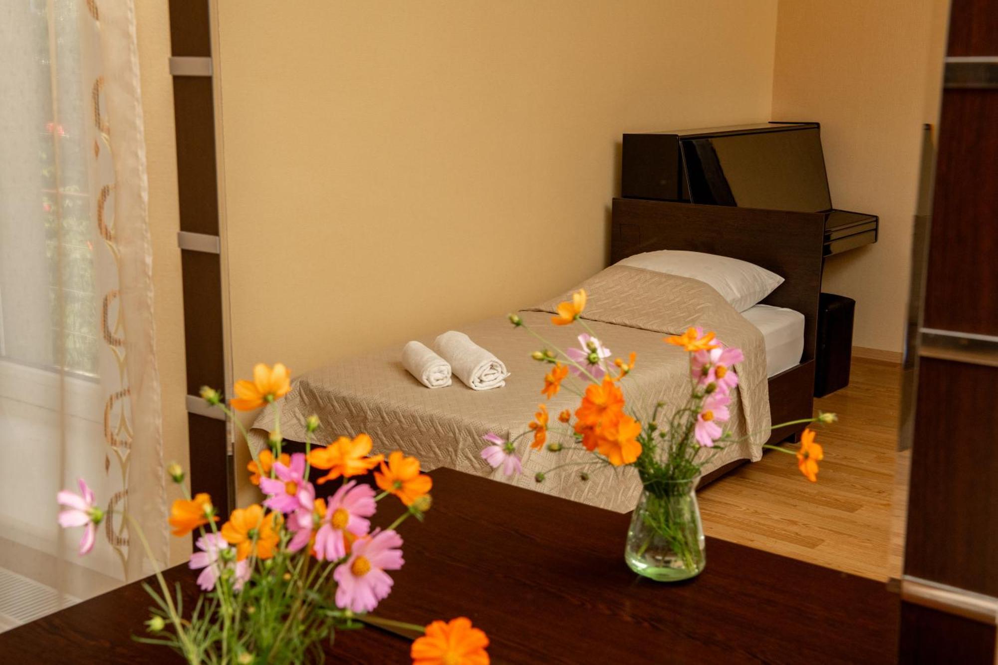 Alvani Inn K'vemo Alvani ภายนอก รูปภาพ